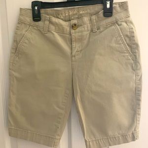 Kids khaki shorts. Size 3.